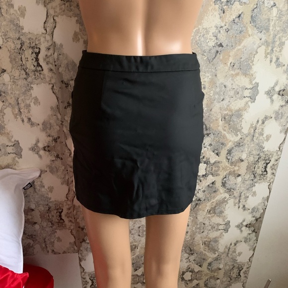 FAUX LEATHER TWO TONE BUTTON UP SKIRT WITH POCKETS - Picture 4 of 4